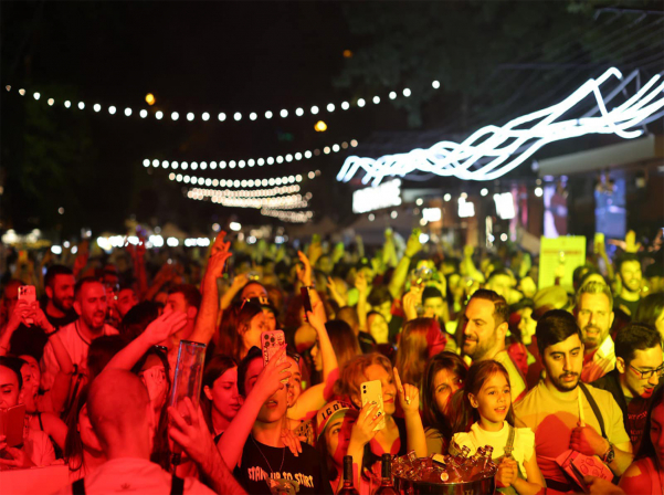 Նոր գինիներ, վառ գույներ եւ կենդանի երաժշտություն «Արմենիա Վայնի» տաղավարում 