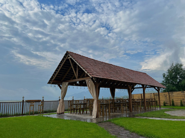 Լոռին՝ վերեւից. Դսեղ գյուղ, 6-րդ փողոց, «Ձորենի» ռեստորան