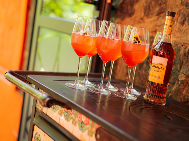 ARARAT Honey: The “romance” of brandy and honey