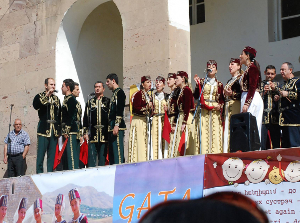 Սահմանամերձ Խաչիկ գյուղը պատրաստվում է գաթայի փառատոնին