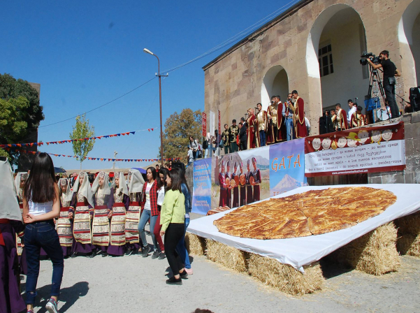 Սահմանամերձ Խաչիկ գյուղը պատրաստվում է գաթայի փառատոնին