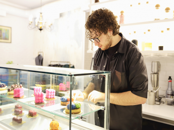 Christian.evn. նորաձեւության մասին դեսերտներով պատմող սրճարանը