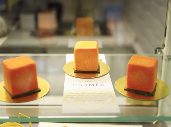 Christian.evn. նորաձեւության մասին դեսերտներով պատմող սրճարանը