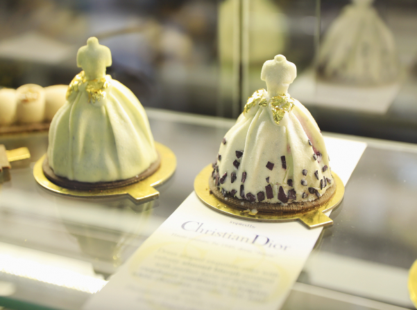 Christian.evn. նորաձեւության մասին դեսերտներով պատմող սրճարանը