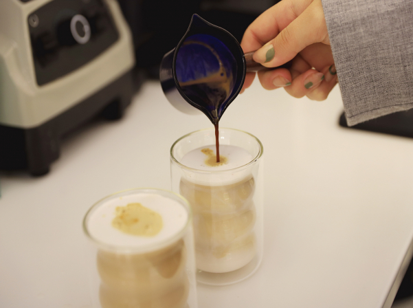 Christian.evn. նորաձեւության մասին դեսերտներով պատմող սրճարանը