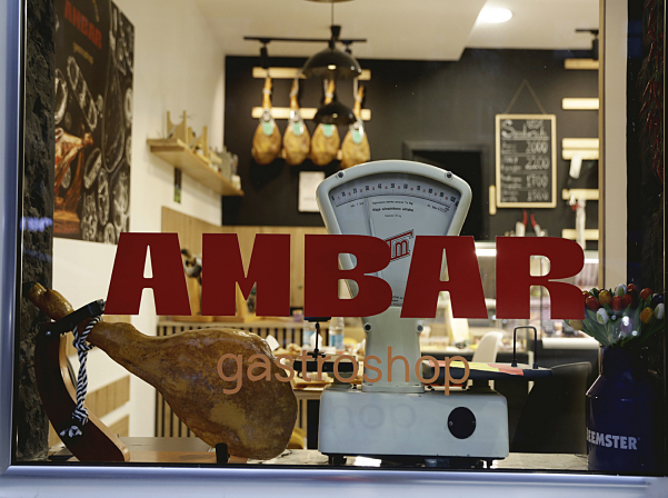 Խամոնի «դեսպաններ» Զարուհին եւ Կարենը եւ նրանց Ambar gastroshop-ը