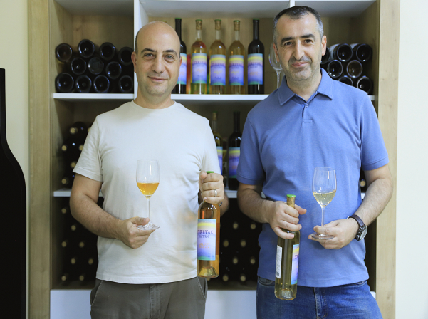 «Էմոցիայի վաճառքն» ու օրանժի 3 երանգները՝ «Երեւակ»-ի բնական գինիներում 