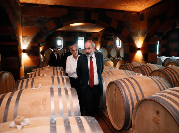 Փաշինյանը հորդորում է Հայաստանում արտադրվող խմիչքը անվանել «բրենդի» եւ ոչ թե «կոնյակ»