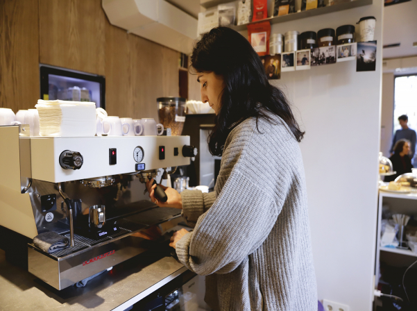 Karmir coffeе-ի «ֆոտոժապավենը»՝ սուրճի բույրով եւ կակաոյի հատիկներով