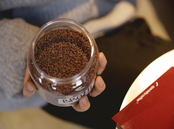 Karmir coffeе-ի «ֆոտոժապավենը»՝ սուրճի բույրով եւ կակաոյի հատիկներով