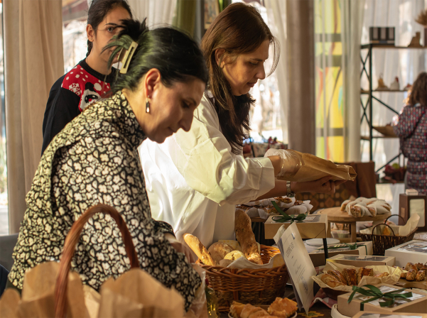 Նոր կյանք՝ հացին կյանք տալով. արցախցի կանանց համեղ տոնավաճառը