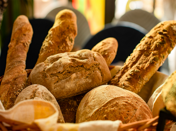 Նոր կյանք՝ հացին կյանք տալով. արցախցի կանանց համեղ տոնավաճառը