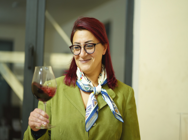 «Մառաններում գոռալ չի կարելի»․Արուսյակ Թադեւոսյանն ու գինի ստեղծելու արվեստը