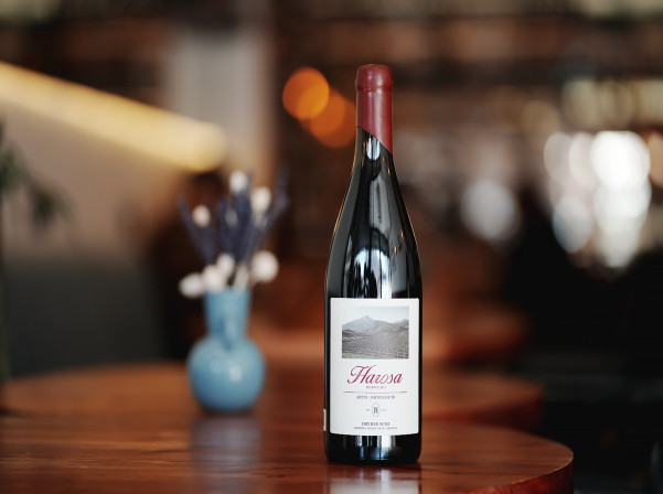 Harosa. Պատմություն ունեցող եւ Հադրութի մասին պատմող գինին