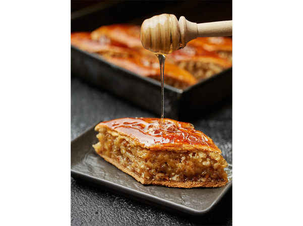 «ՓախLOVEա». Արցախցի Նարինեի փախլավան, որ դարձավ հույսի ճանապարհ