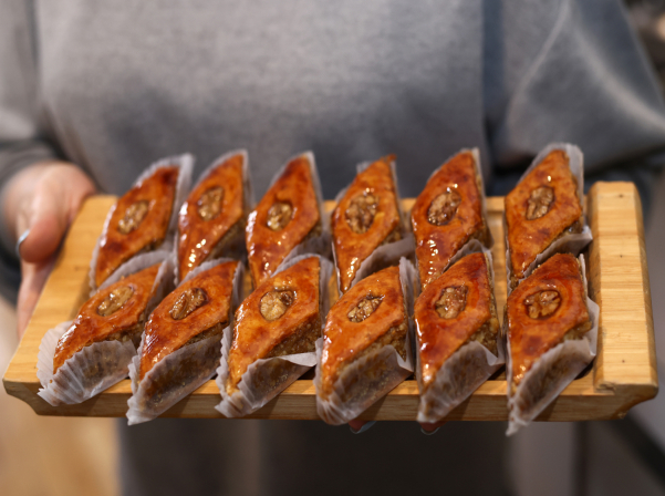 «ՓախLOVEա». Արցախցի Նարինեի փախլավան, որ դարձավ հույսի ճանապարհ