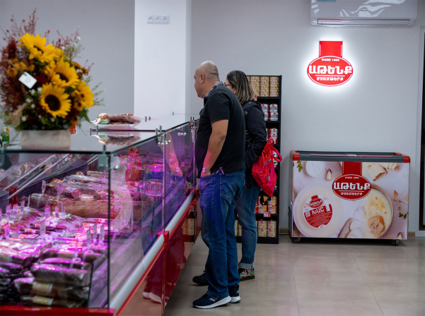 «Աթենք» մսամթերքի ֆիրմային խանութներ․ որակի, թարմության և վստահության խորհրդանիշ