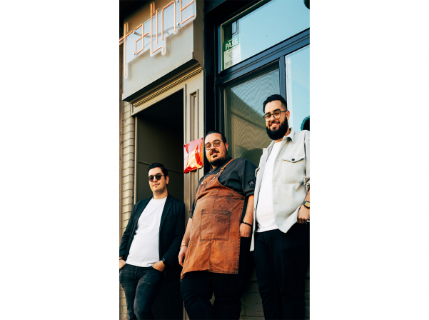 Taline․ Երեք եղբայրների հարգանքի տուրքը մայրիկին 