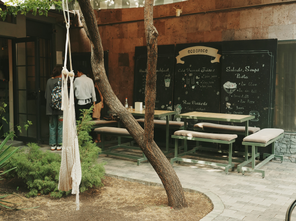 Ecosnack-ից մինչև Ecospace. Ռիտայի առողջ սննդի սրճարանը