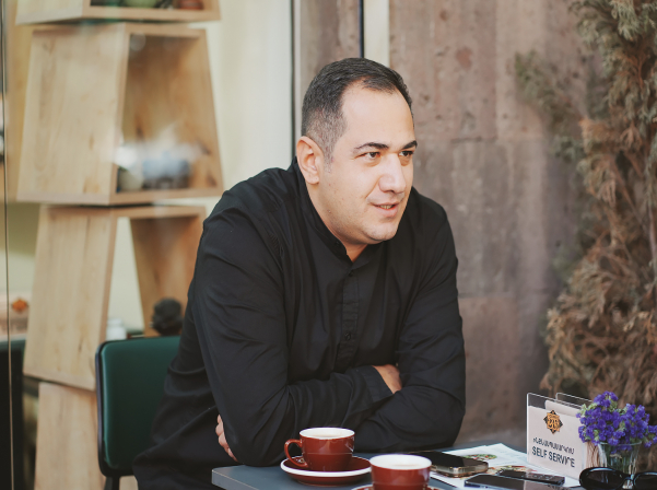 Հասարակածի երկու կողմերում. The Coffee 23.5-ի ճանապարհը 