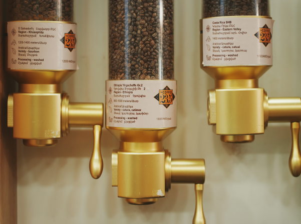 Հասարակածի երկու կողմերում. The Coffee 23.5-ի ճանապարհը 