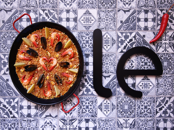  Olé. «մի կտոր» Անդալուզիա Երեւանի կենտրոնում