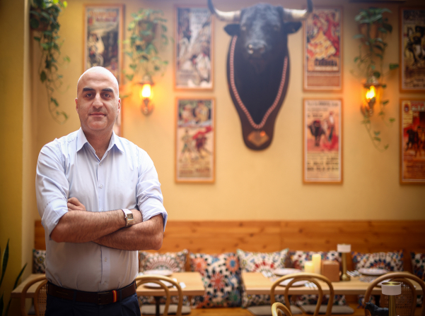  Olé. «մի կտոր» Անդալուզիա Երեւանի կենտրոնում