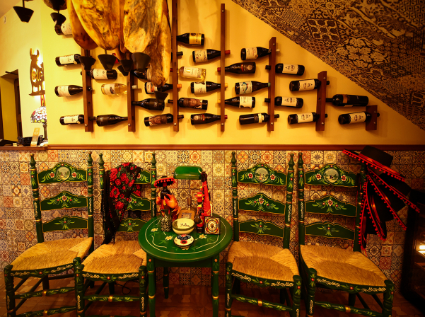  Olé. «մի կտոր» Անդալուզիա Երեւանի կենտրոնում