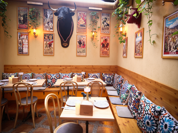  Olé. «մի կտոր» Անդալուզիա Երեւանի կենտրոնում