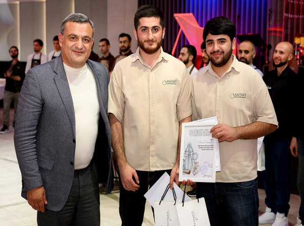 Տարվա բարային թրենդներն ու վիրտուոզ բարմենները․ լավագույնը Սմոքինգ Շեֆ-ի թիմն է 