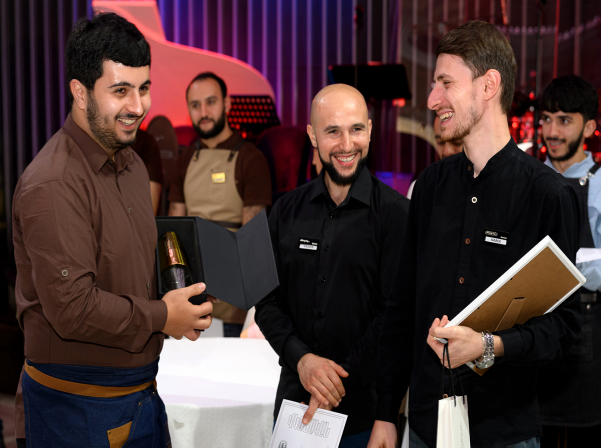 Տարվա բարային թրենդներն ու վիրտուոզ բարմենները․ լավագույնը Սմոքինգ Շեֆ-ի թիմն է 