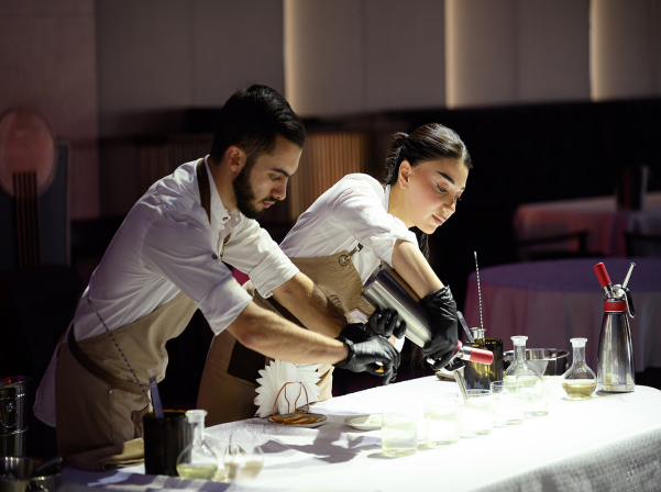 Տարվա բարային թրենդներն ու վիրտուոզ բարմենները․ լավագույնը Սմոքինգ Շեֆ-ի թիմն է 