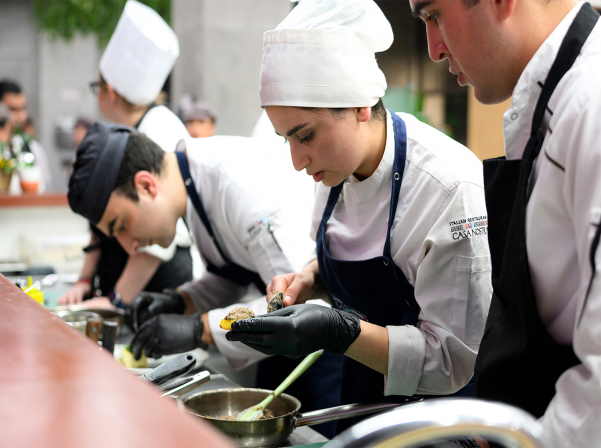 «Չորս ձեռք» ձեւաչափով հատուկ ընթրիք` Կազա Նոստրա ռեստորանում