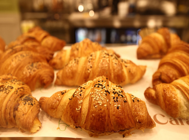 Caramel by Impasta. գունավոր ռավիոլիներ, կարամելային համեր եւ ջերմ միջավայր