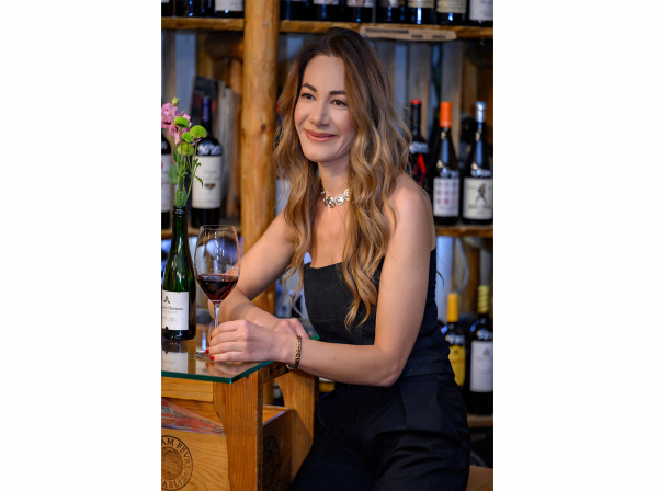 Լեզուն, գինին եւ ապագան. AWS-ի հիմնադիր Արփինե Մանուկյանի պատմությունը