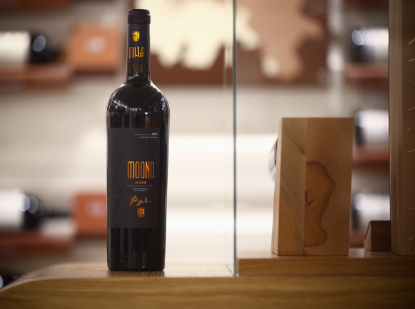 Պատմություն, ինքնություն եւ գինի. MOONQ-ի նոր գինիների համտեսը