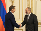 Премьер Армении встретился с директором Службы внешней разведки России 