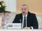 Макрон использовал «дворовый лексикон», заявил Алиев 